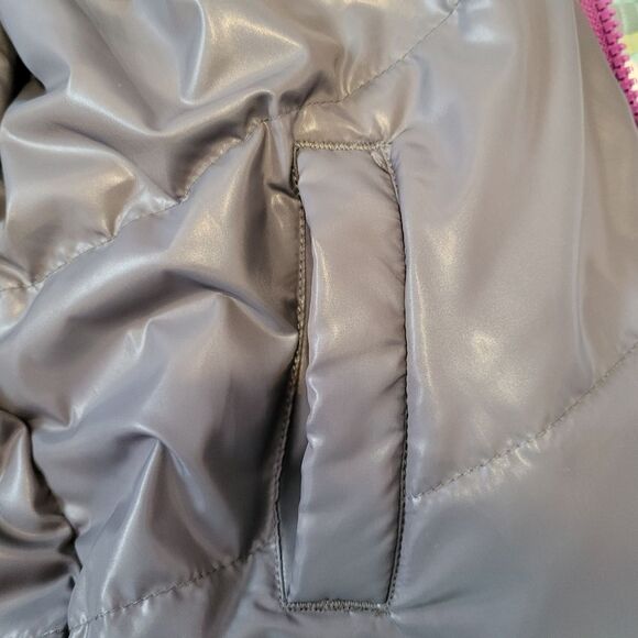 Childrens Place Girls Zip Up Purple and Gray Puffer Vest Sz 7 8 Medium - Picture 6 of 7